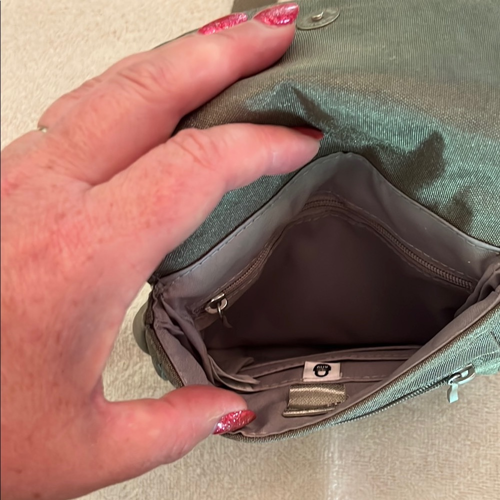 NWOT Baggallini Gray Dash Crossbody Bag - Picture 3 of 7